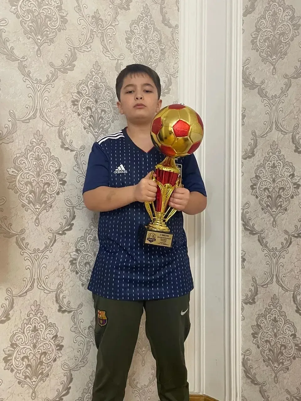 🎉 Поздравляем наших звезд! 🌟  🥇 Коваленко Давид, ученик 7 «Г», завоевал чемпионский пояс на соревнов