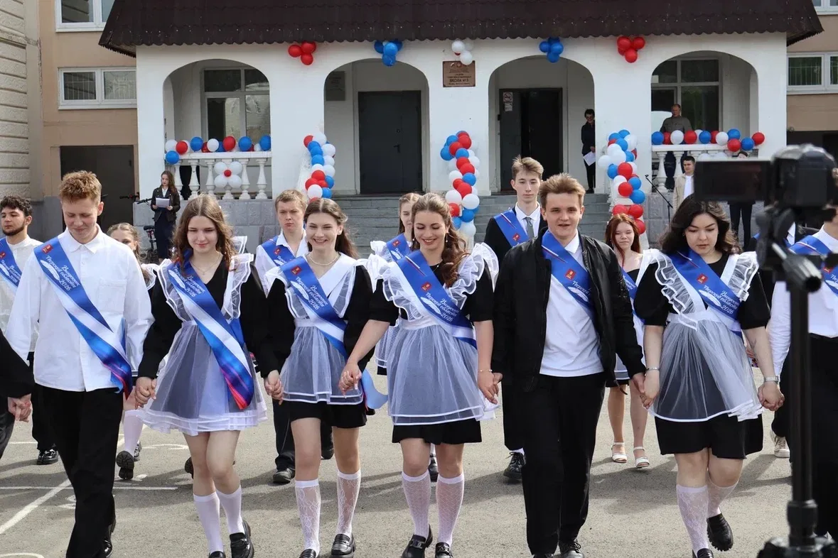 🔔26 мая в нашей школе царила особая атмосфера. Смех, слёзы, волнение и бесконечные сел...