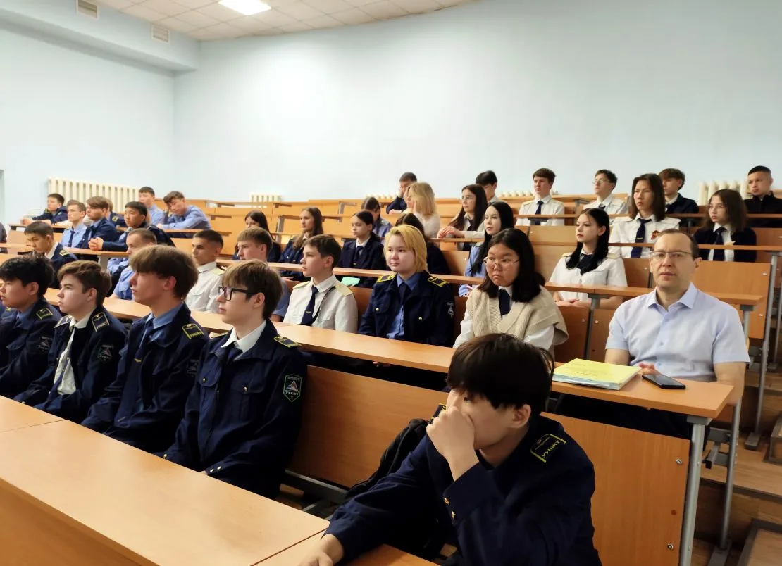 Встреча студентов УУКЖТ ИрГУПС с сотрудником ГИБДД  Сегодня с целью профилактики правонарушений в об