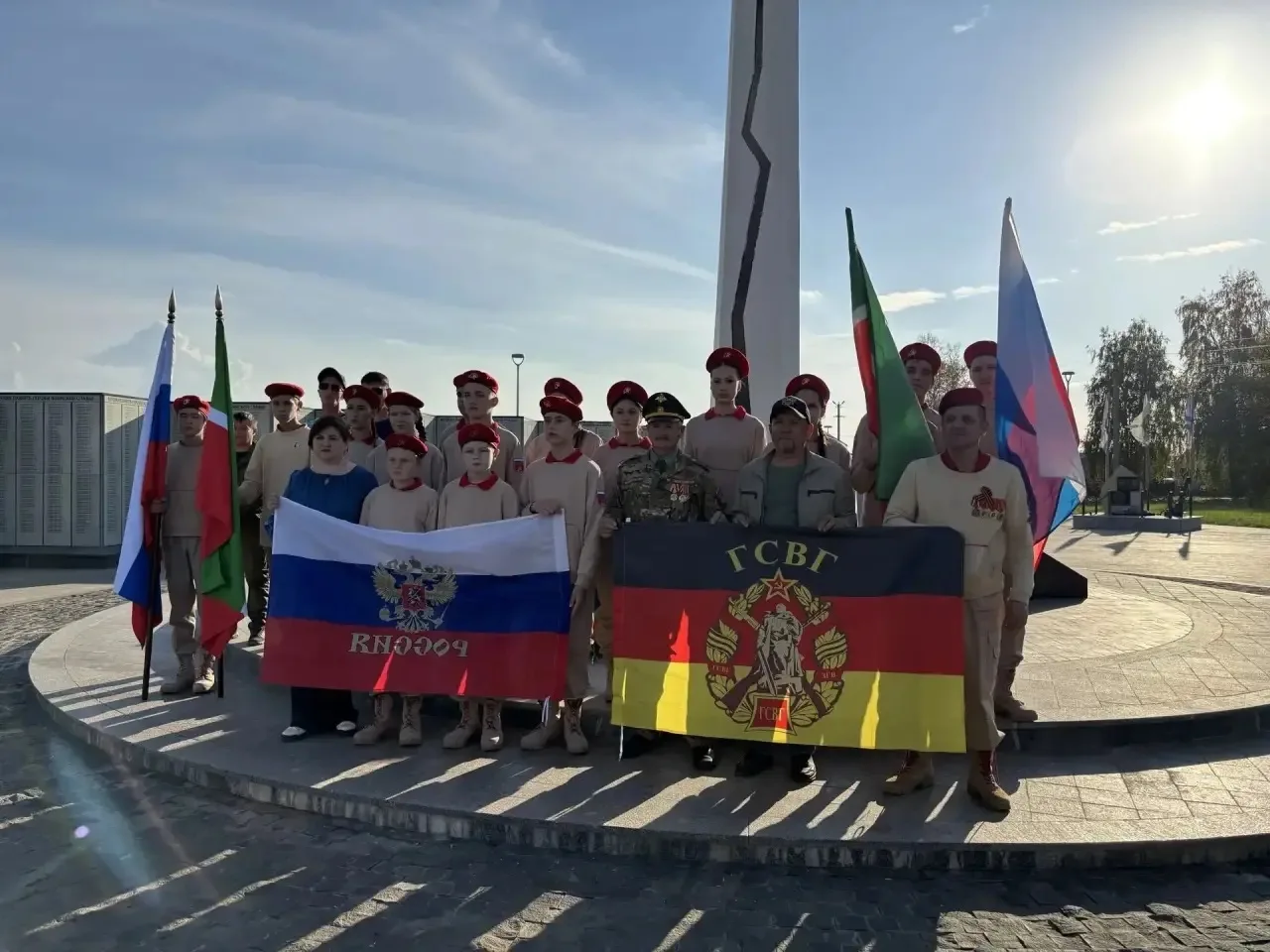 В Кукморе прошёл митинг, посвящённый памятной дате в истории страны. Мероприятие состоя...