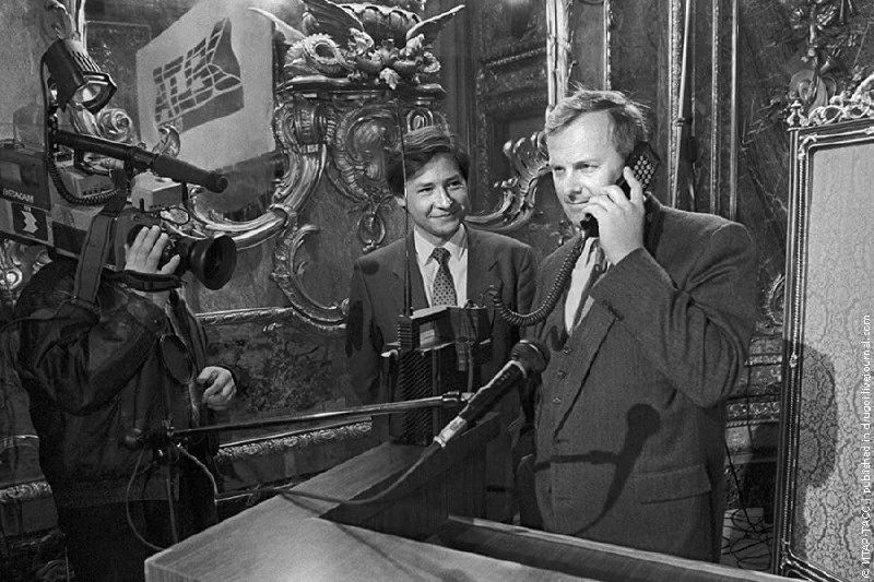 35 лет назад состоялся первый звонок по мобильному телефону в России