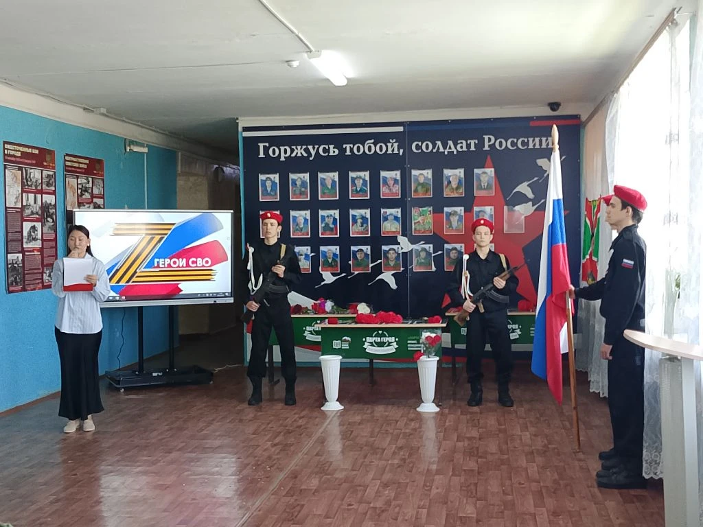 В Володарской СОШ №2 торжественно открыли три Парты Героев  В Володарской средней общеобразовательно