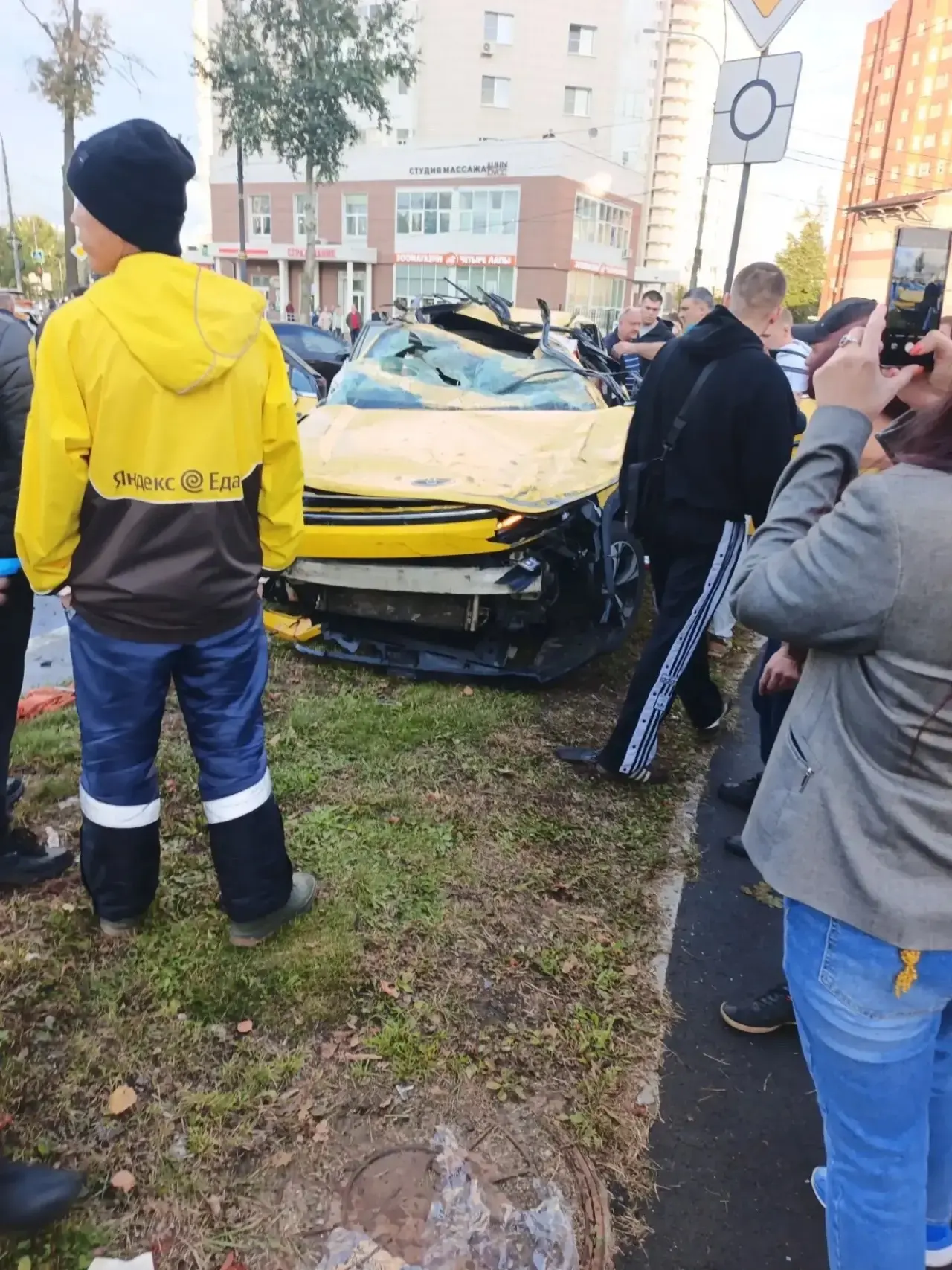 На пересечении улицы Чехова и Московского проспекта в Пушкино произошла авария. Столкну...