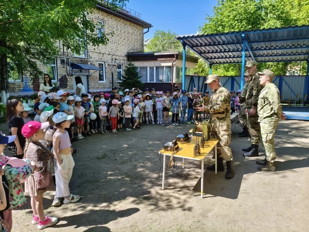 Военнослужащие Красноярского соединения войск национальной гвардии РФ сегодня побывали в гостях у до