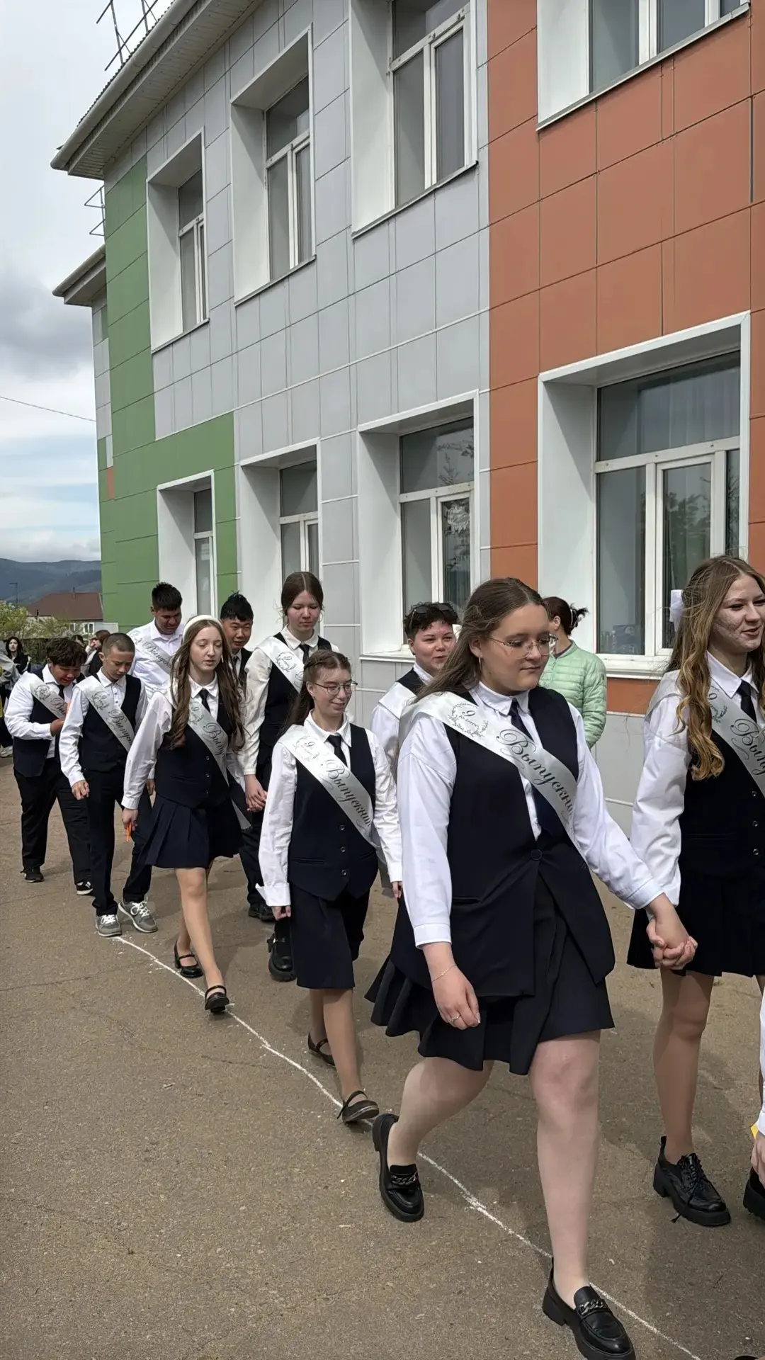 Последний звонок — день, который запомнится навсегда.