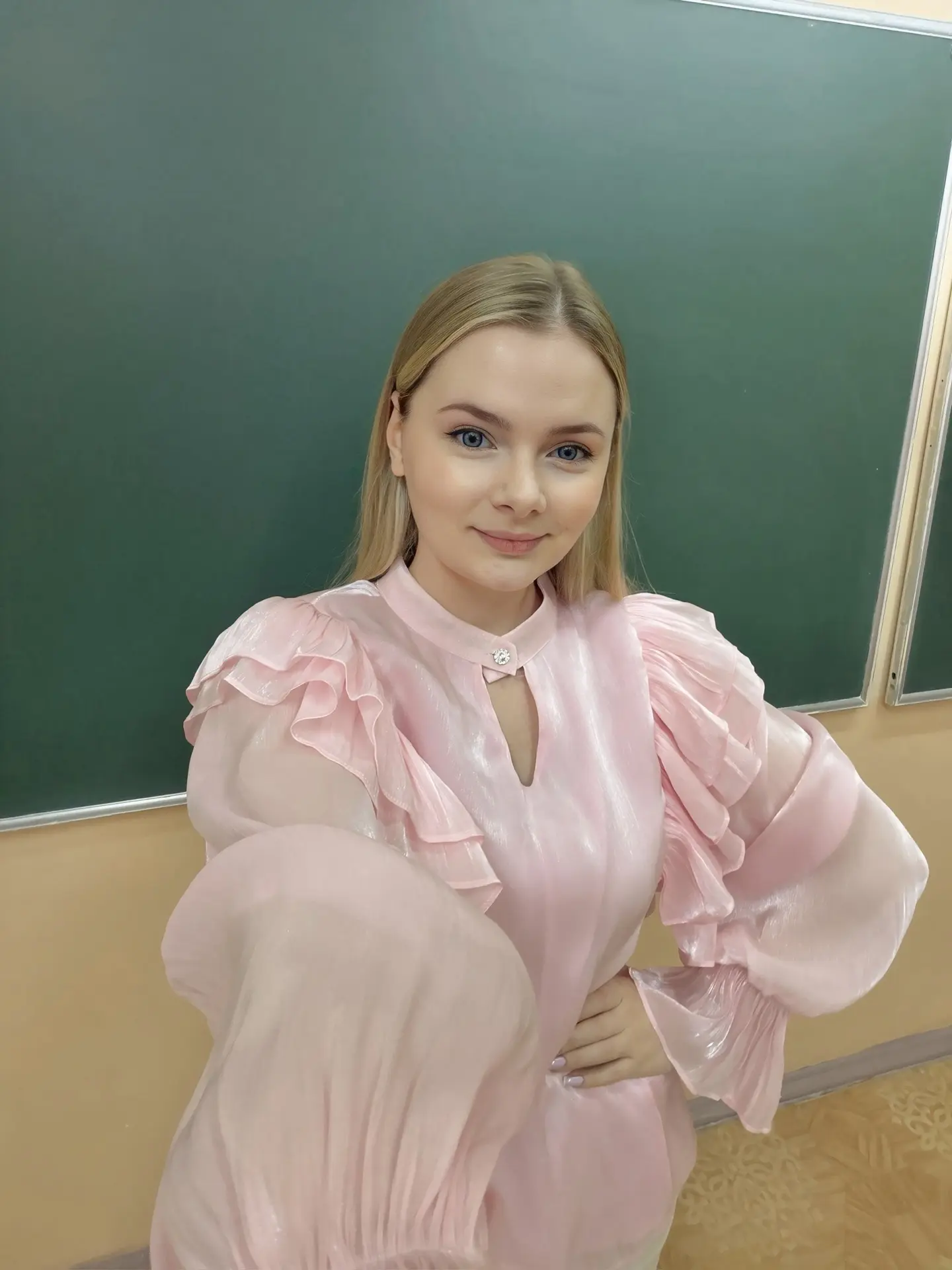 Школа: 11 классов Университет: 5 лет  Работа в школе: 6 лет   Ну вот и подходит к концу мой 6 год ра