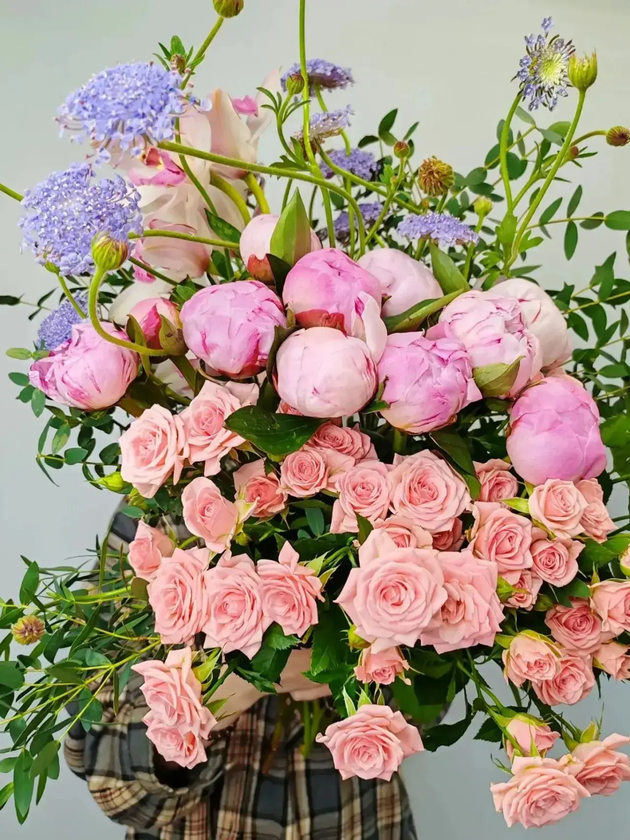 🌸 Добро пожаловать в «Лето Внутри» — цветочную студию, где каждый букет хранит кусочек...