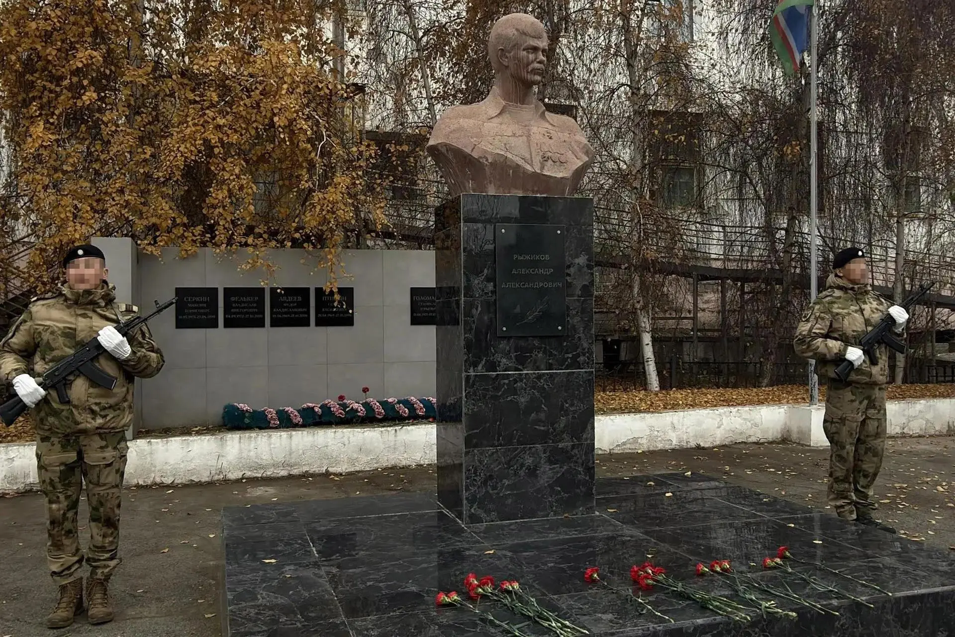 В Якутске отметили День ОМОН «Бизон» вручением черных беретов и наград бойцам