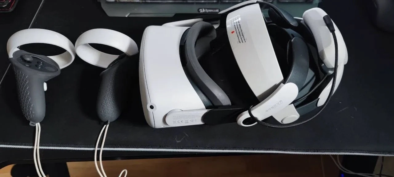 Виртуальные очки Oculus quest 2 - 128gb
Идеальное состояние 
Лучшее кастомное крепление для шлема Bo