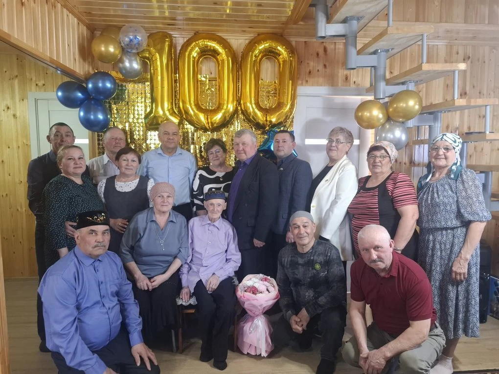 100 лет — немыслимо великая цифра в наши дни! Такое редкое событие удается отметить тол...