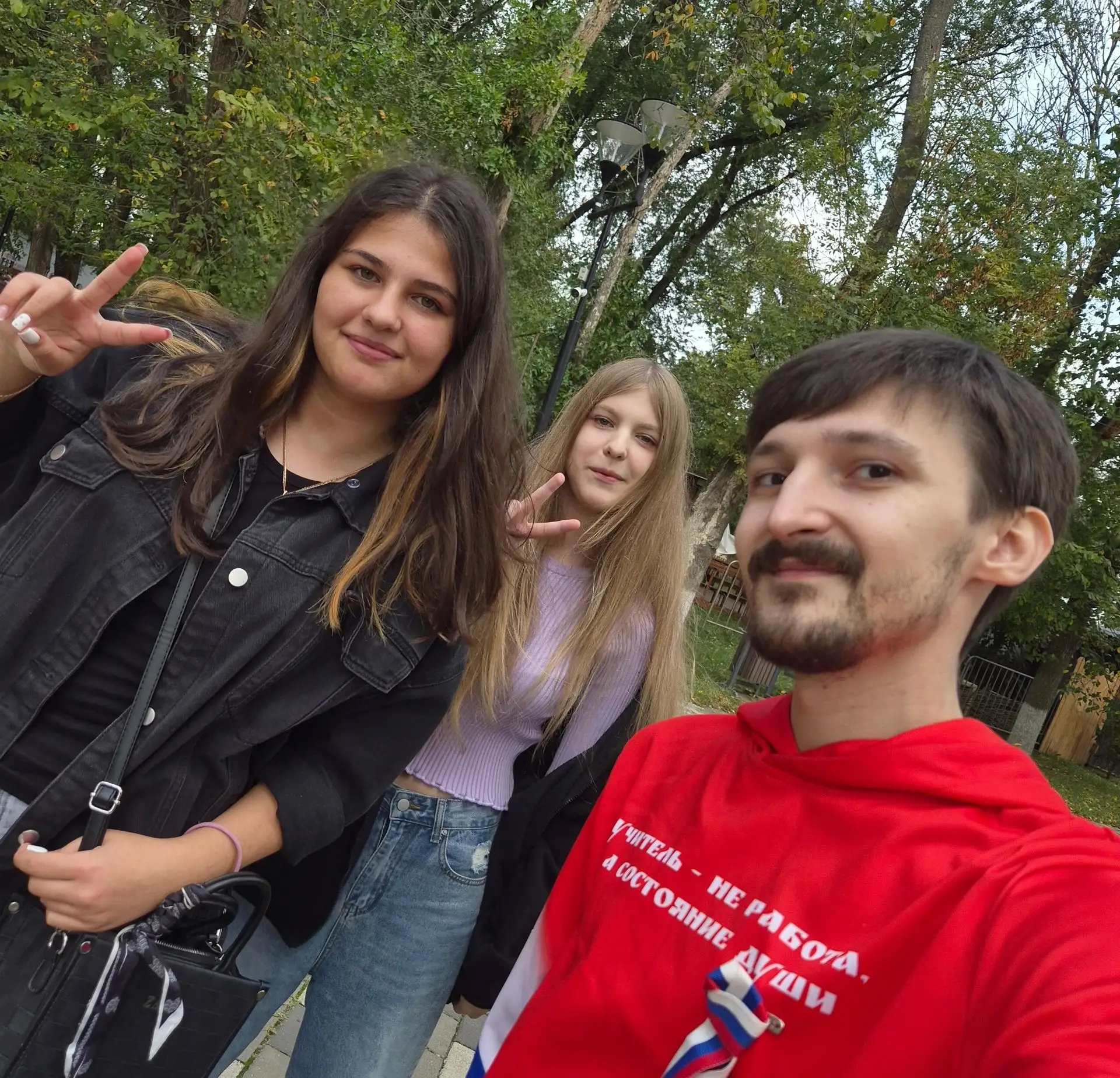🥳 Ну что ж. Побывал на празднике, увиделся с будущими коллегами (наши выпускницы), поп...