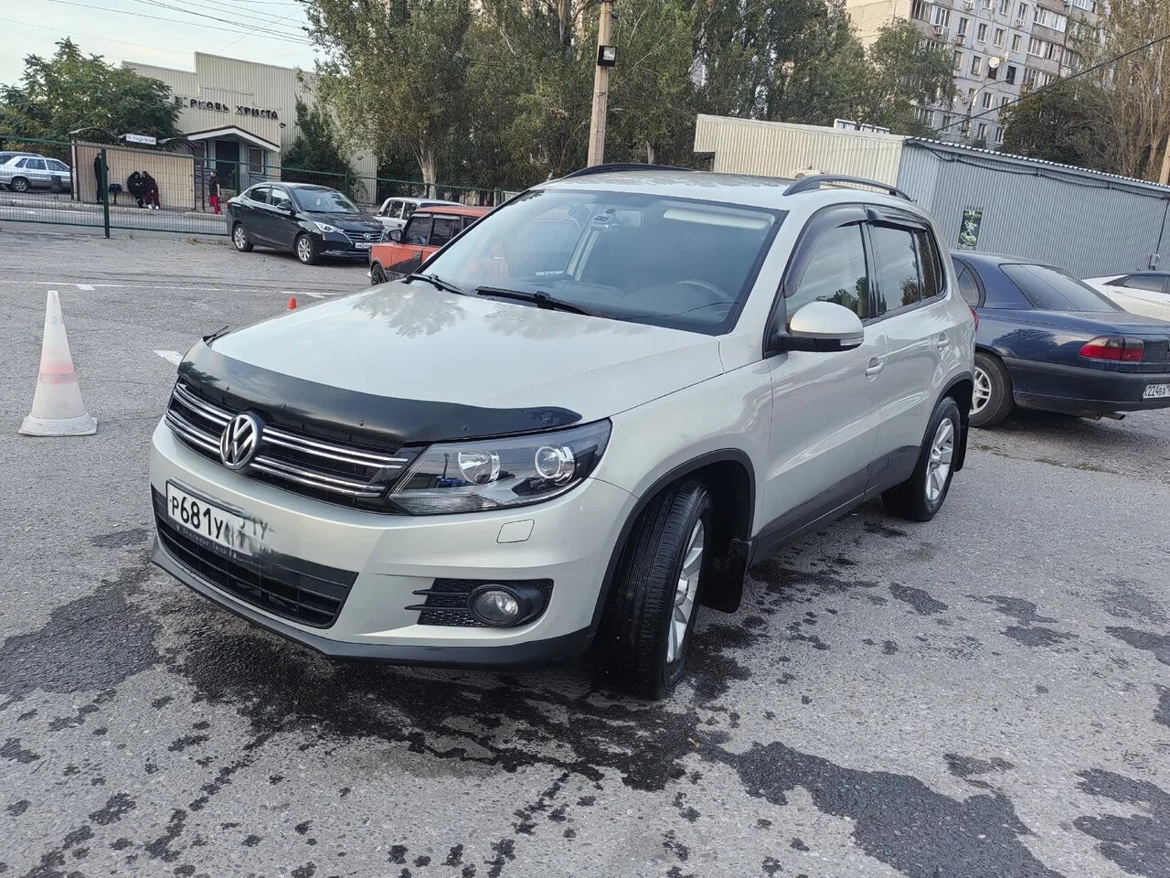 Продам Volkswagen Tiguan 1.4 Turbo, автомат, 2012 г., 220 тыс. км, 950 тыс. ₽