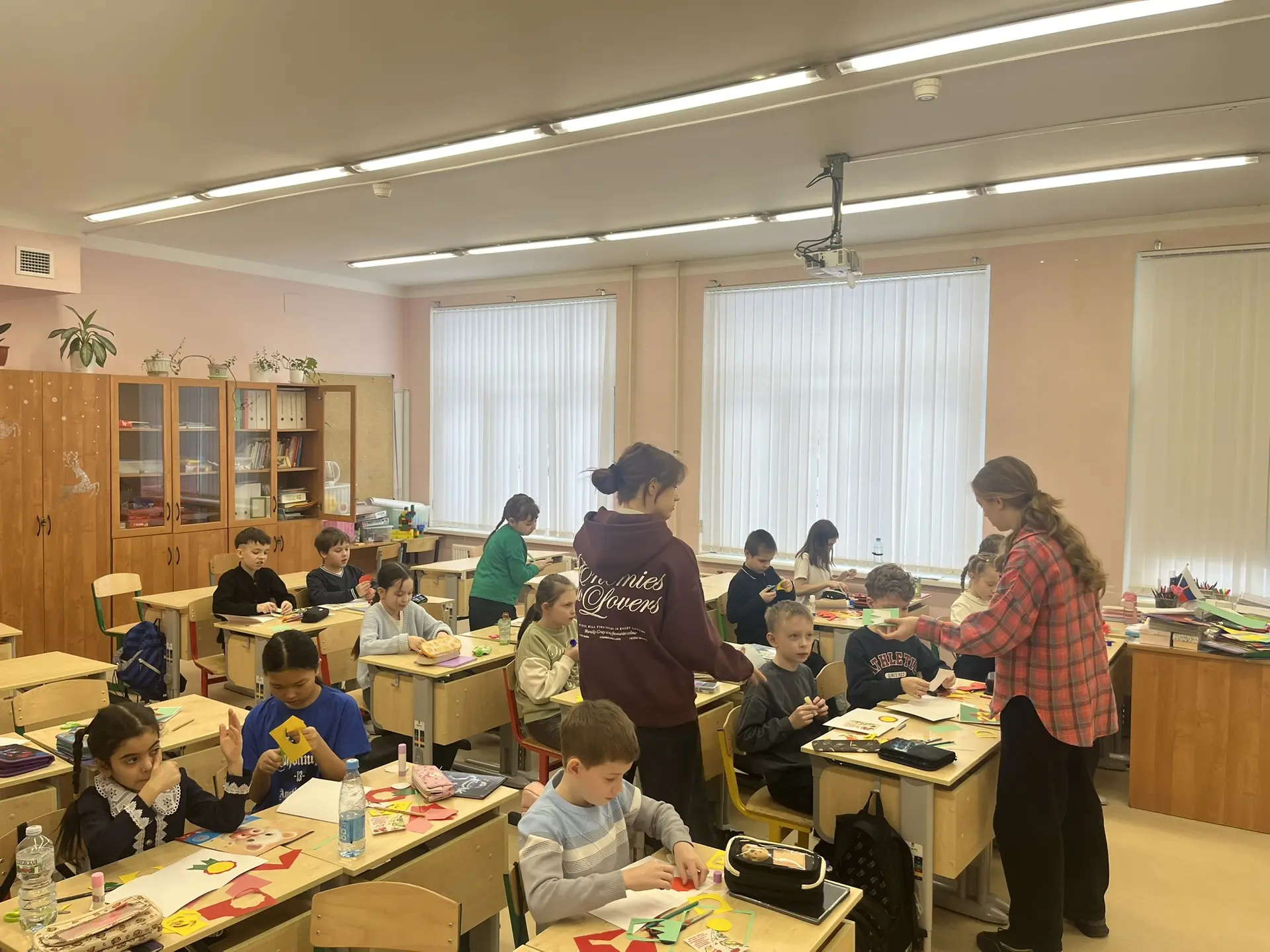 С 23 февраля поздравляем! 🇷🇺  В преддверии Дня защитника Отечества в нашей школе царила особенная, т