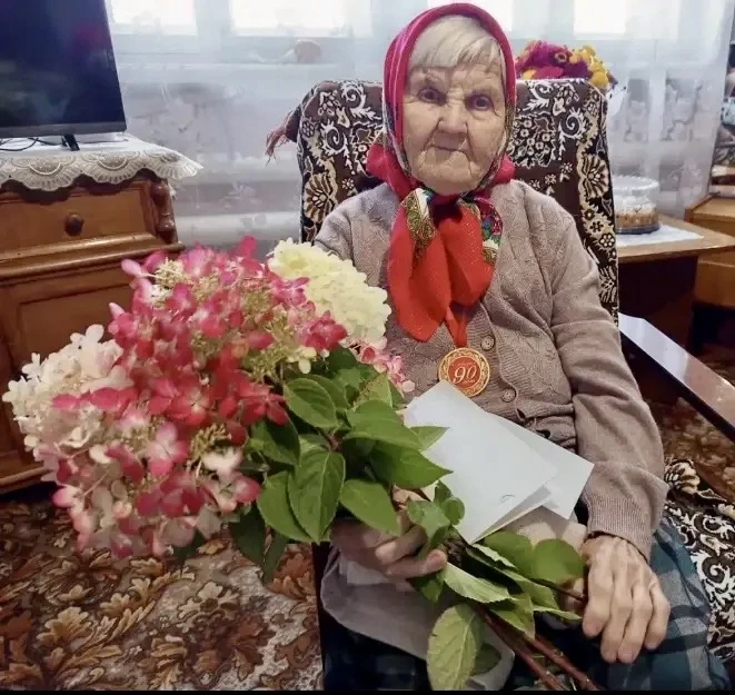 Сегодня свой почтенный 90-летний юбилей отмечает жительница Шумерлинского округа Чечето...