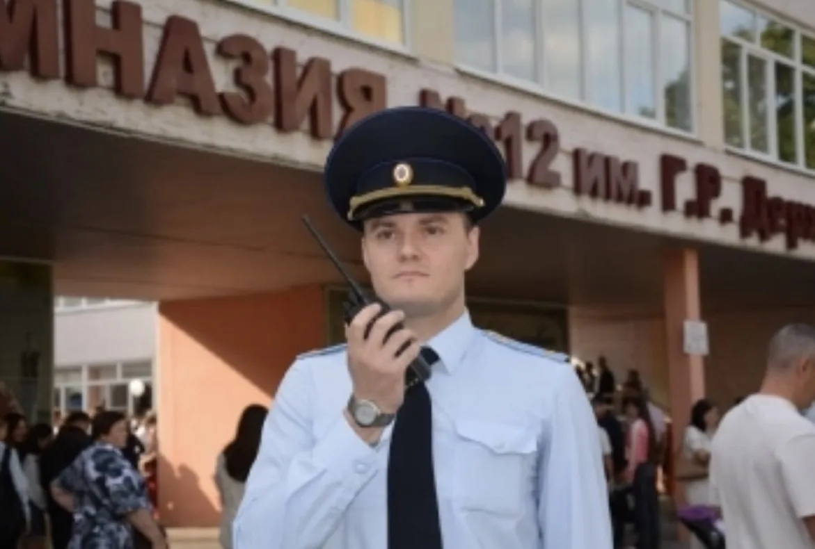 Сотрудники тамбовской полиции обеспечили охрану общественного порядка в День знаний