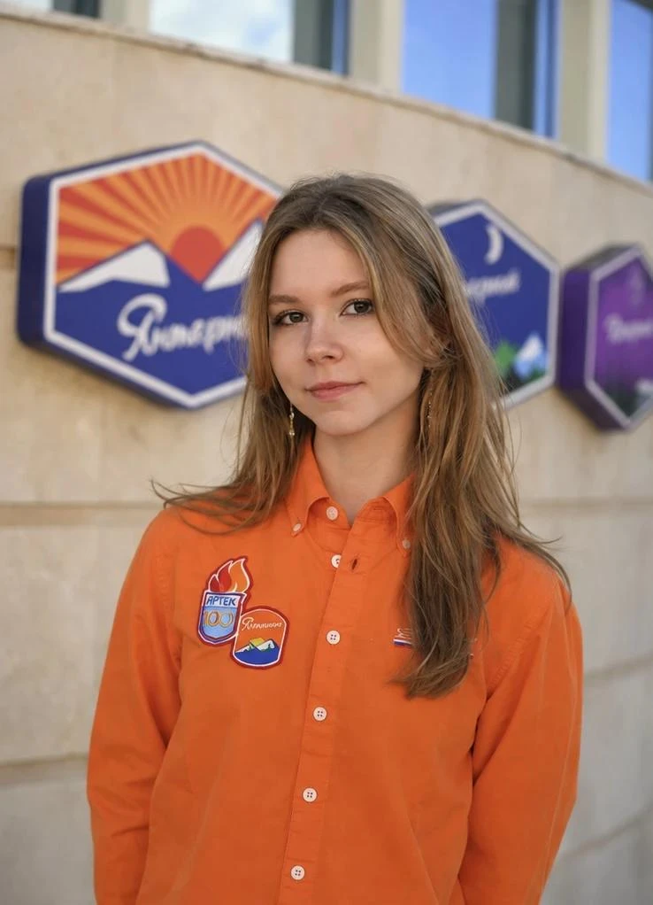 Щепкина Полина и Нечаева Элла, ученицы 11 класса МБОУ гимназии "Интеллект", прошли в по...