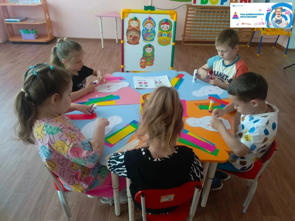 Русские народные игрушки Матрёшки 🪆

В нашем детском саду во время продуктивной деятельности на тем