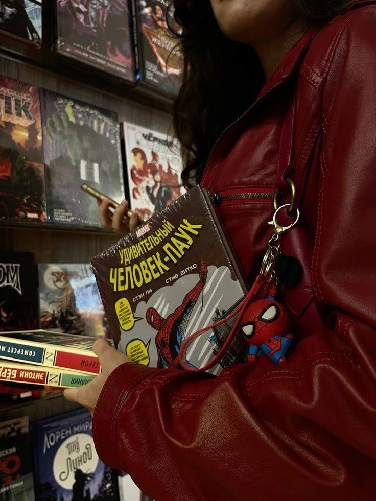 Коллекционнирование комиксов 📚

Что нужно: 
• Стартовая коллекция 
• Защитные обложки и папки 
• Ко