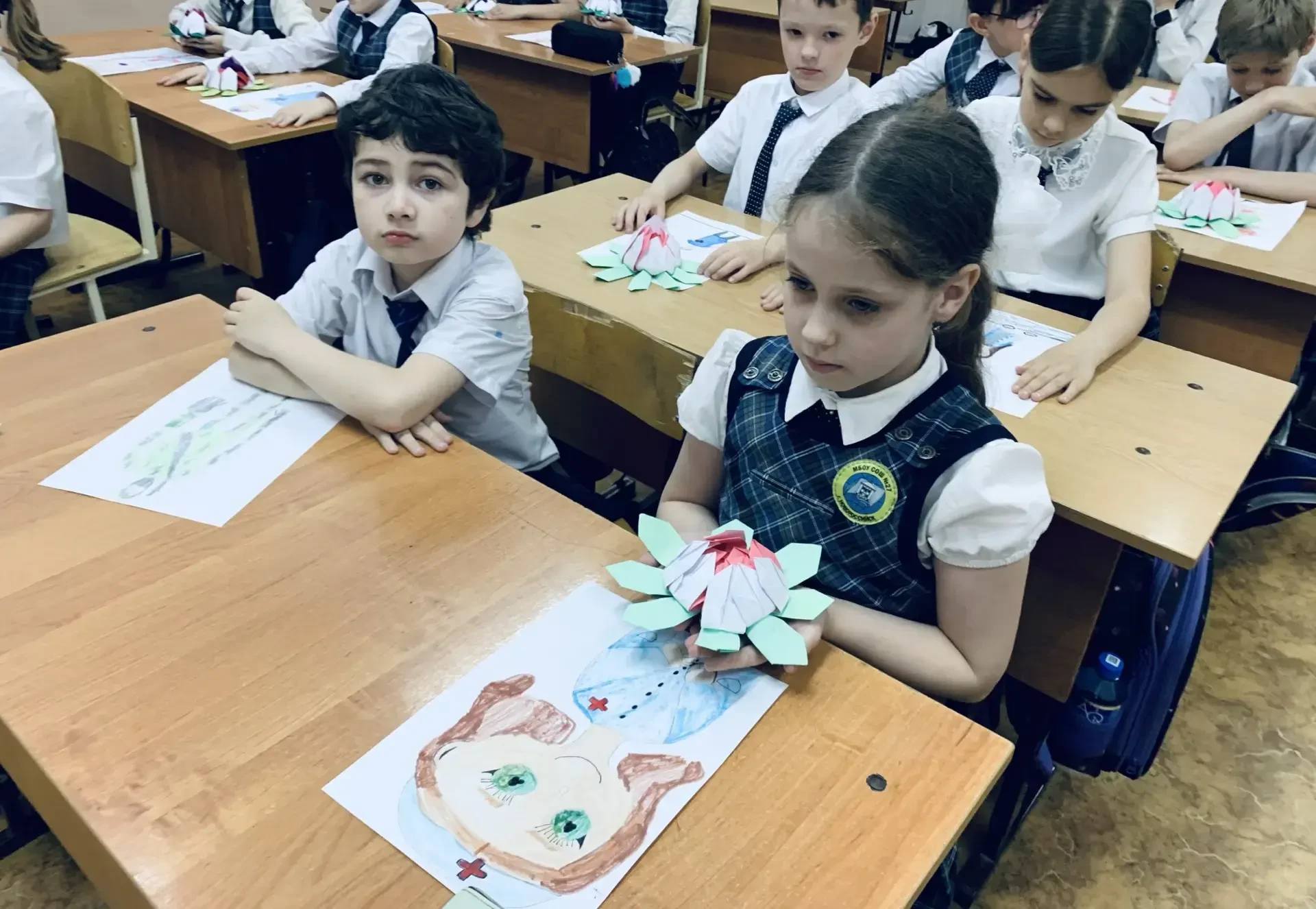 Тема Урока Мужества: «Мужество мирных профессий: спасатель, врач, пожарный»  В ходе мероприятия ребя