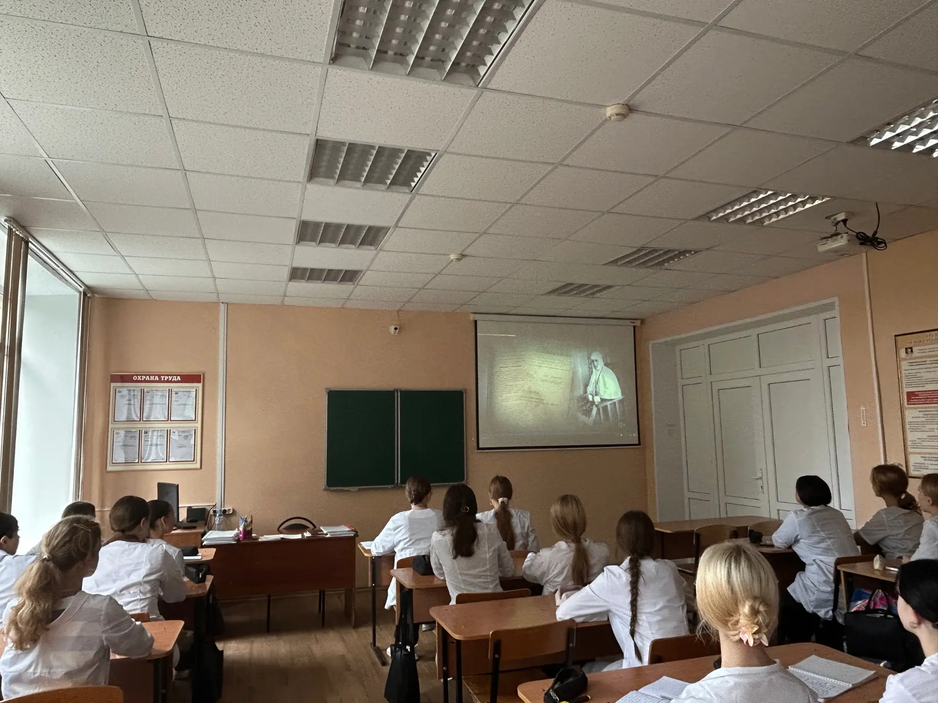 🕊 Ирина Сергеевна Матвеева совместно с музеем колледжа провела для студентов 1 курса м...
