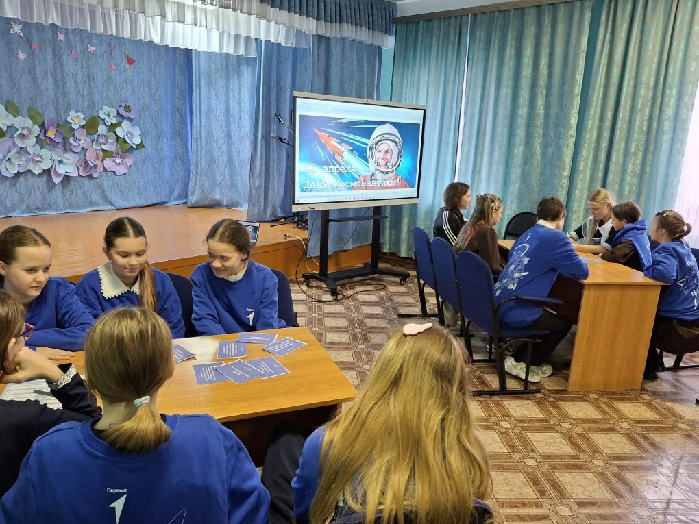 Сегодня Зульфия Насыховна с Первыми нашей школы провела интеллектуальную игру "Верю-не ...