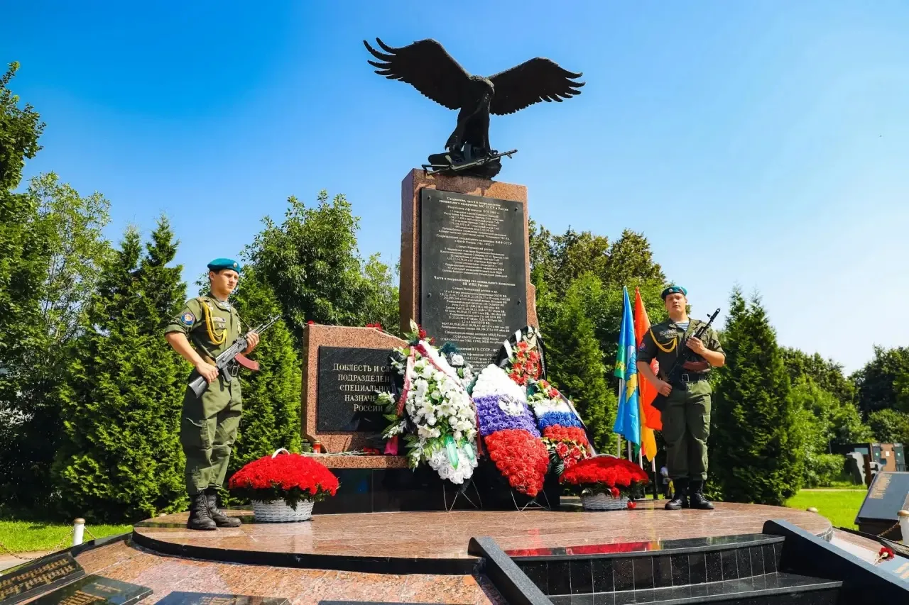 В Химках почтили память героев Воздушно-десантных войск

Сегодня в сквере имени Марии Рубцовой состо