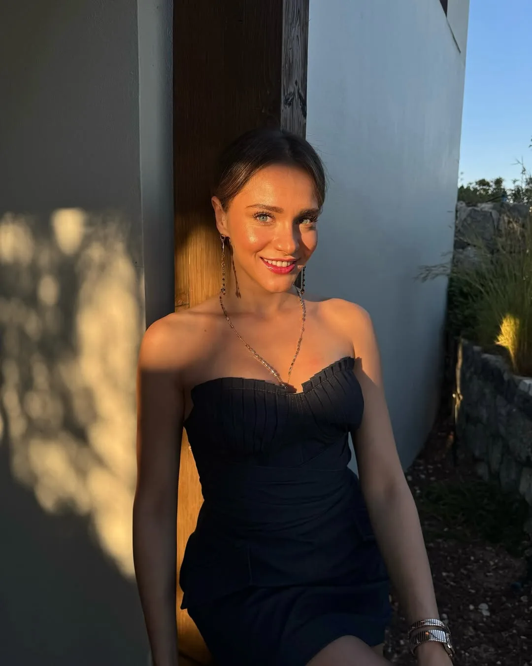 Мирай Данер поздравляет с праздником Курбан-байрам... 🪻🌱🌻🪷  #MirayDaner #МирайДанер
