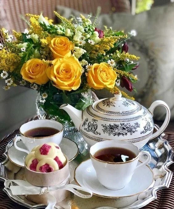 ✨🍃🌼🍃✨

Пусть мечты все сбудутся,
Пусть радость не кончается.
Обиды пусть забудутся
И счастье улыб