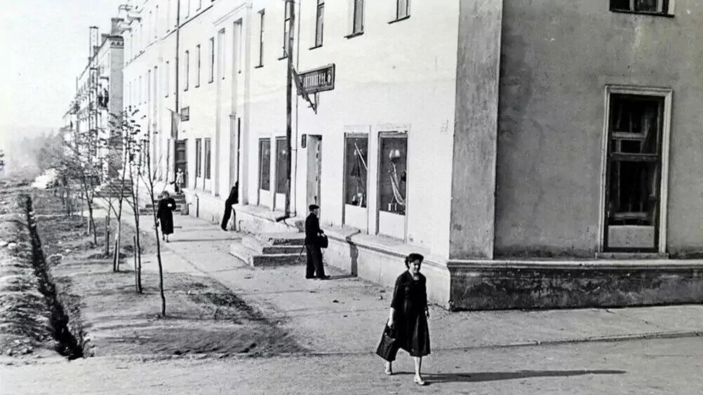 ✨ Ретро Златоуст.

Проспект Гагарина.
1962 год.