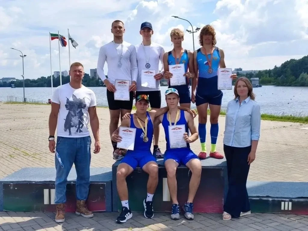 Саратовские гребцы приняли участие в чемпионате и Первенстве Приволжского федерального округа в Каза