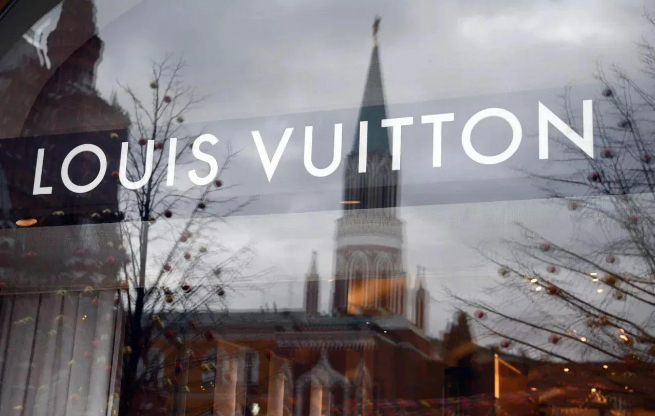 🇷🇺 Louis Vuitton зарегистрировал товарный знак в России. Под ним модный дом сможет пр...