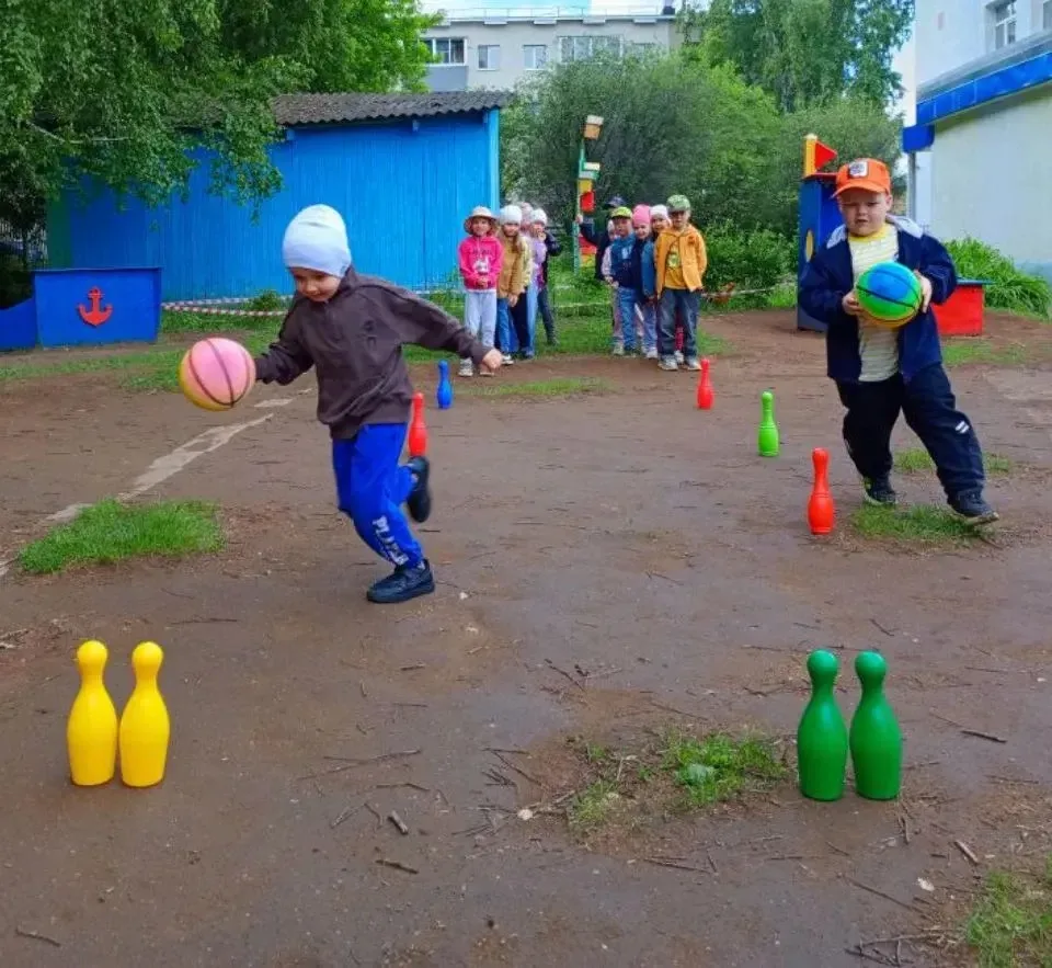 Подвижные игры на свежем воздухе - это прежде всего укрепление здоровья и хорошее настр...