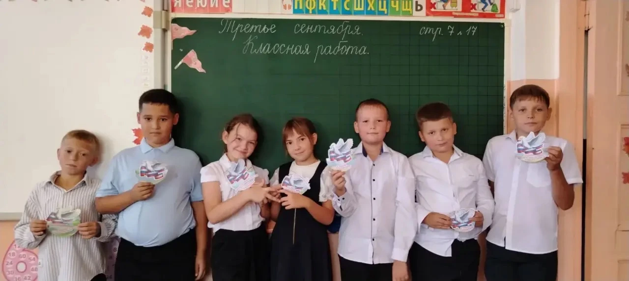 🕯️Памяти жертв терроризма посвящается: в нашей школе прошли классные часы по безопасно...