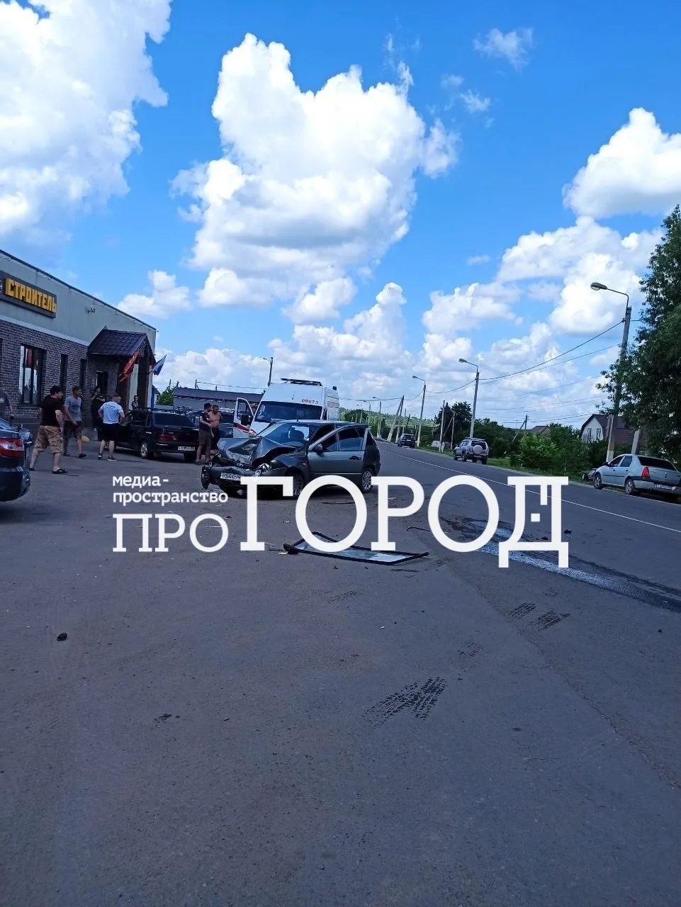 ДТП в Грабово у магазина «Строитель»

«Одна машина в кустах», — уточнила подписчица