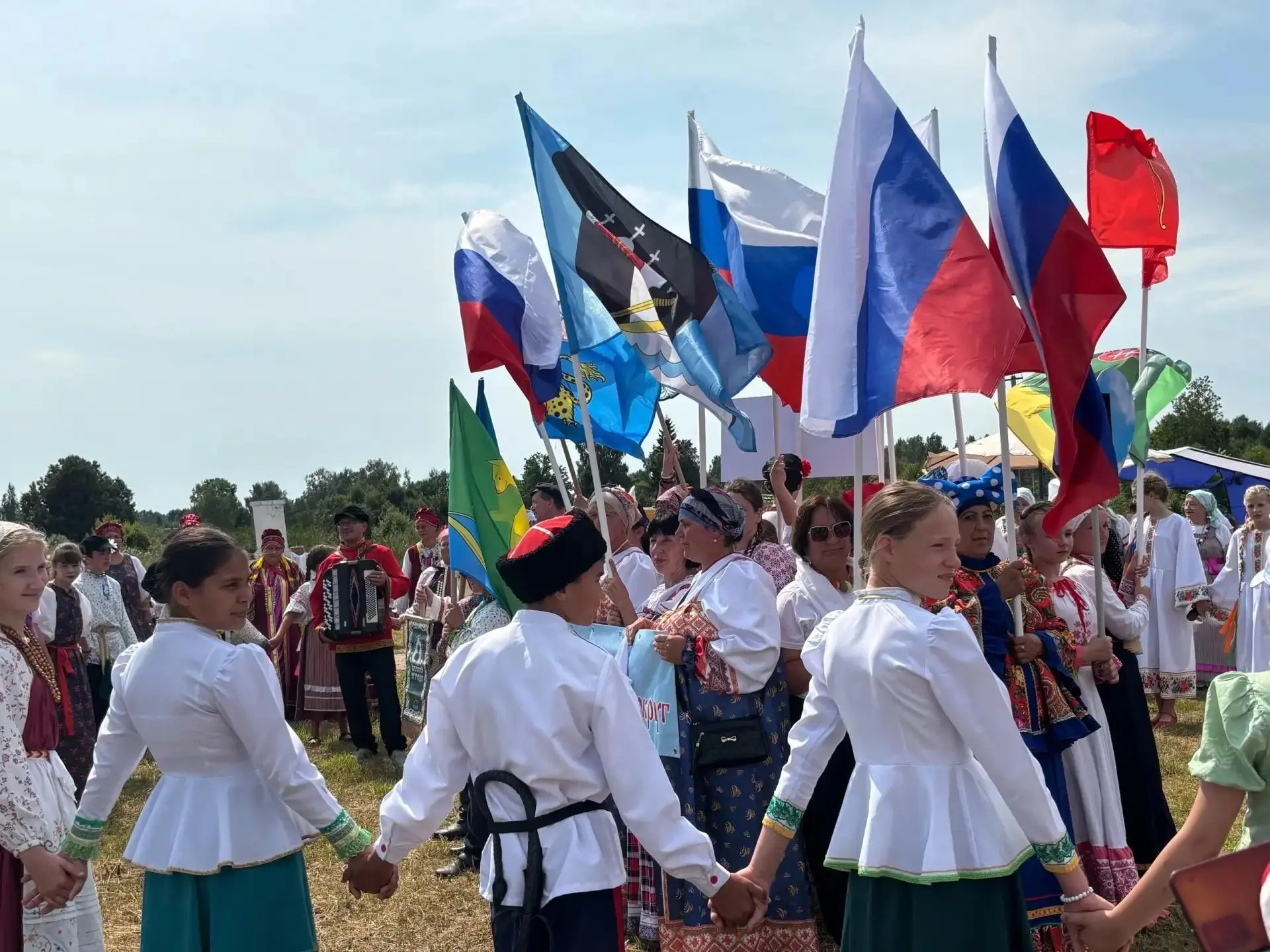 🎉🎼 Ярко и динамично завершился XXII областной фольклорный фестиваль «Знак русского» и...