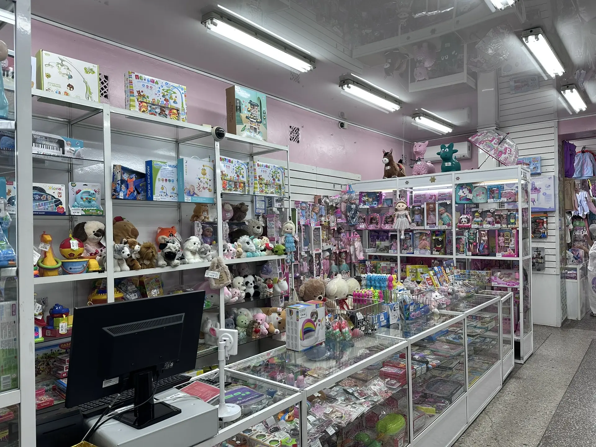 Продам/сдам. Тц «Детский мир+» ул. Кочетова 97 отдел 5 . Недорого . Все вопросы по тел....