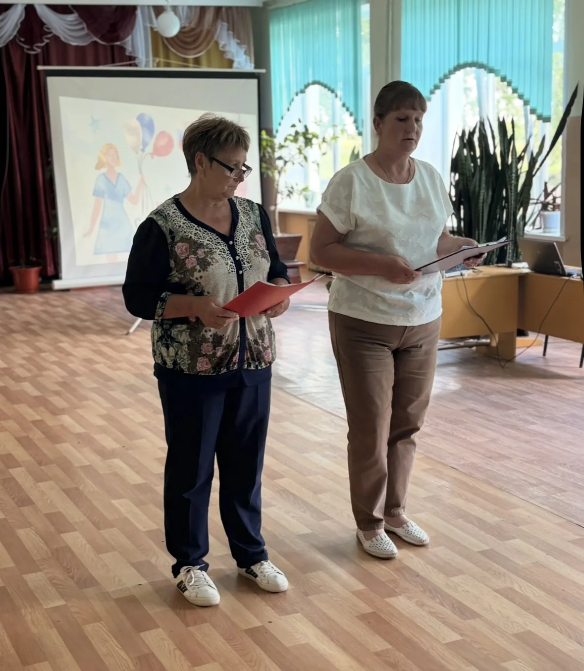 🙌Проведение совместного праздничного концерта ко Дню России (12 июня) с привлечением сельской библи