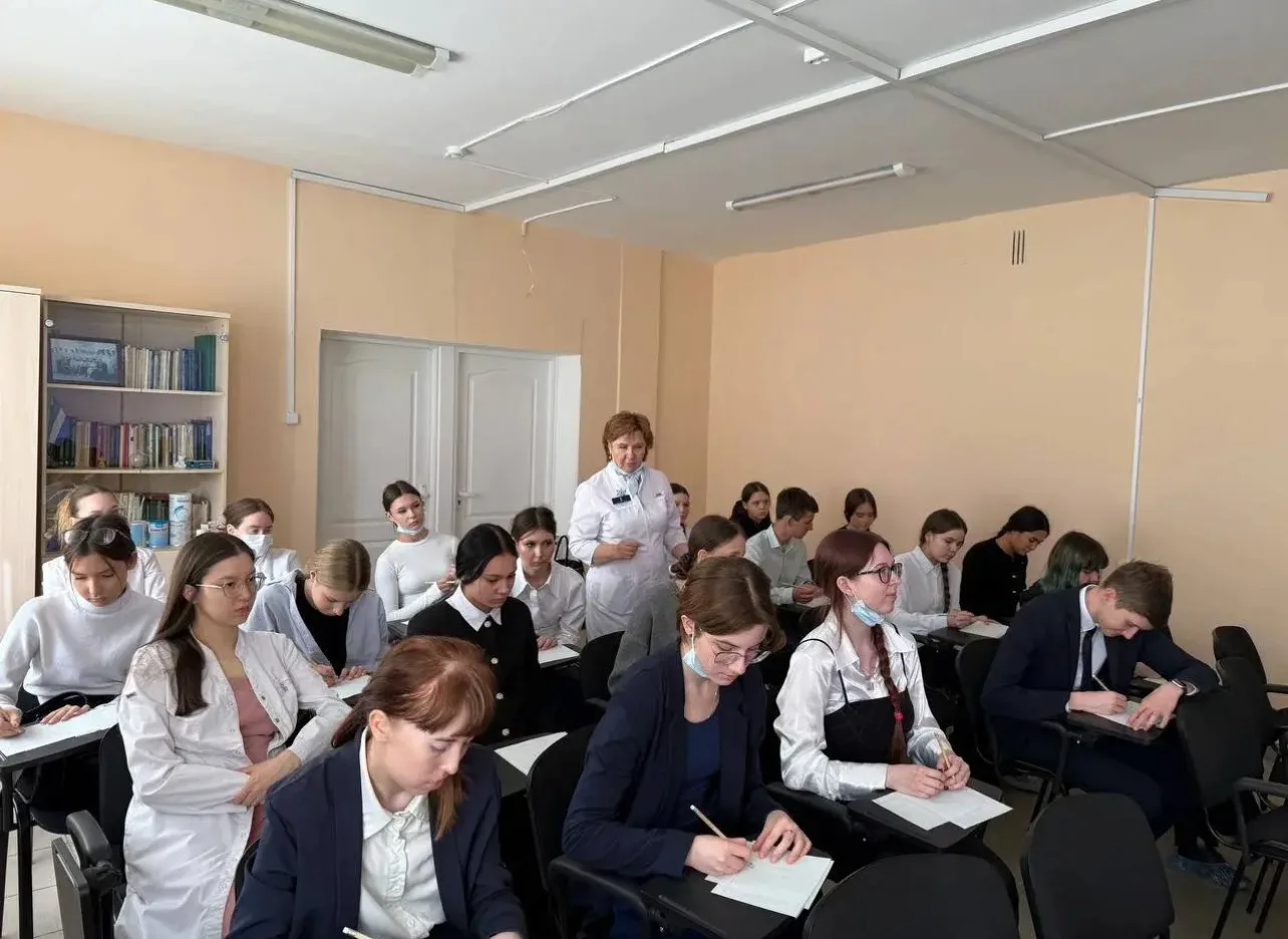 Увлекательное погружение в мир генетики!🧬🧬🧬 Сегодня учащиеся 10 в класса естественно-научного профил