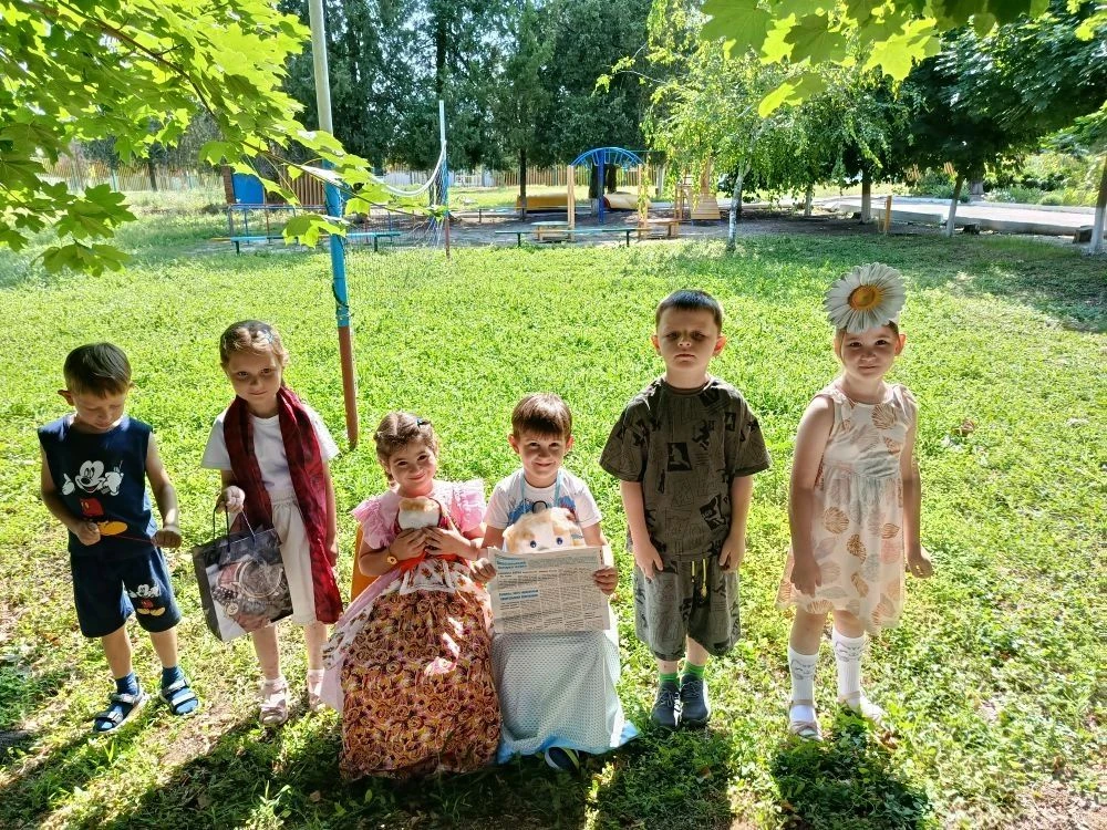 Праздник«День семьи, любви и верности» в старшей группе"Подсолнушки" прошёл очень весело и задорно.Д