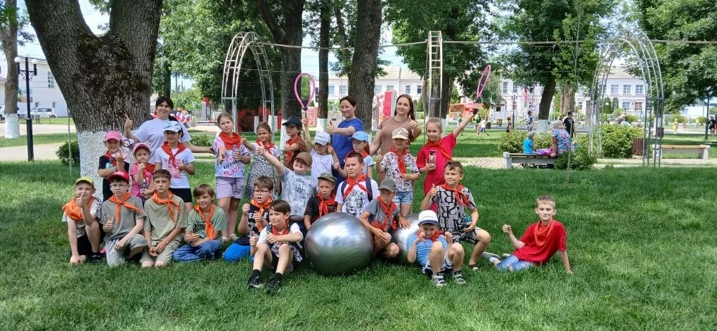 🍊 «Апельсиновые старты»: быстрее, выше, веселее!


На летней площадке «Апельсин» сегодня было по-на