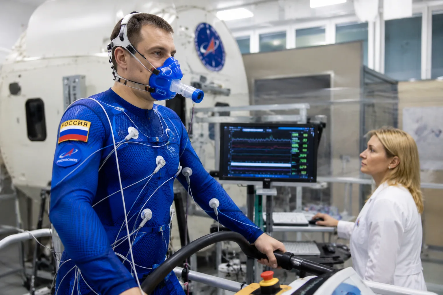🚀 Перед полётом в космос космонавты проходят экзамен, который невозможно списать.

В июне Главная м