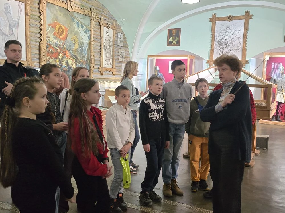 ⚔️ Вперёд в эпоху рыцарей! 🏰   Ребята из 5 «Л» класса вместе с родителями совершили настоящее путеше