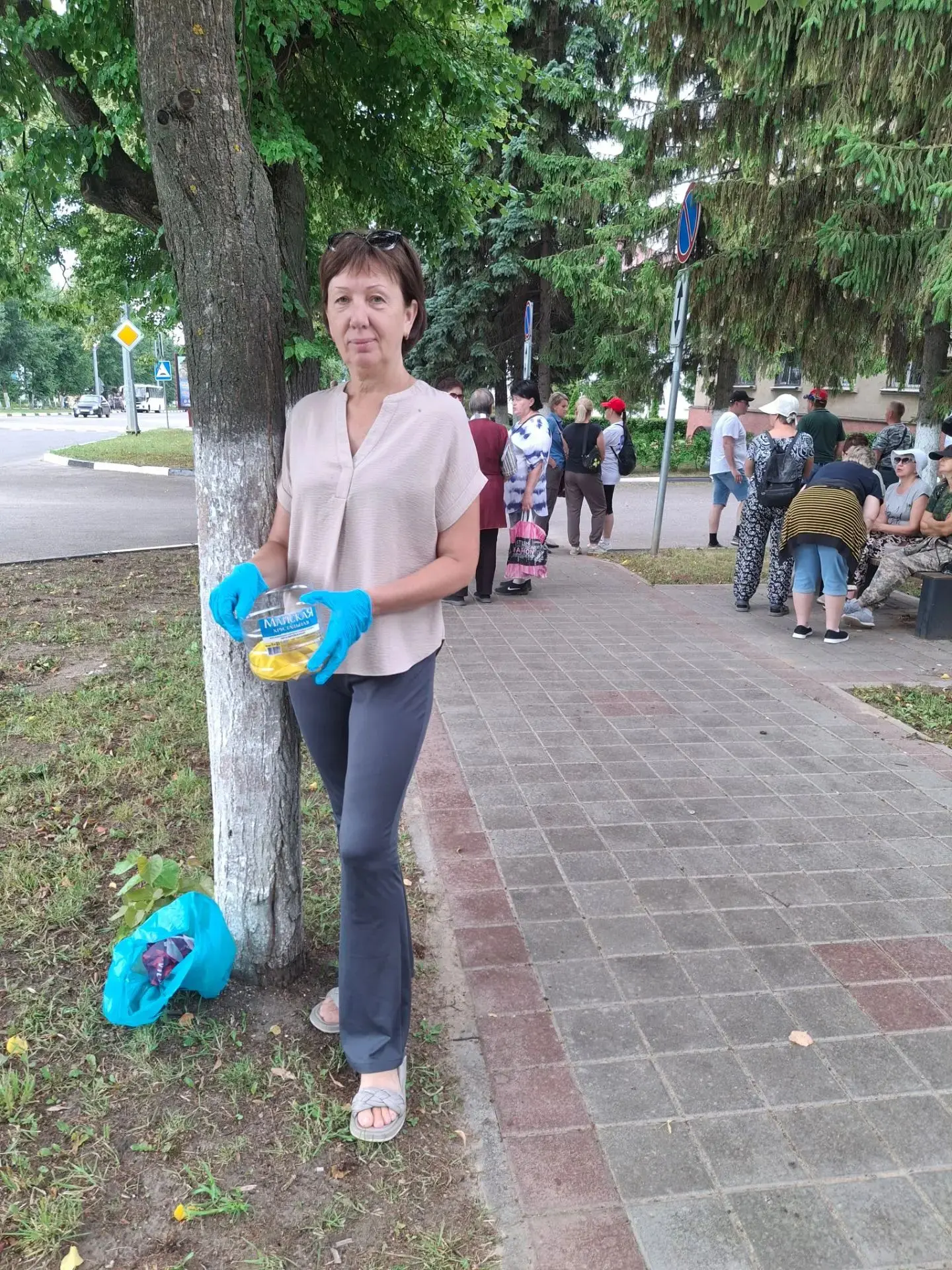 Наши педагоги и сотрудники присоединились к общегородскому субботнику и внесли свой вклад в наведени