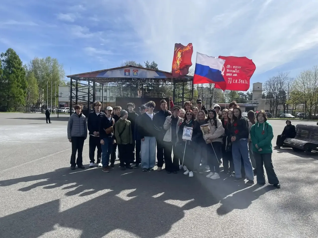 В едином строю памяти: «Всеволожский ЦО» — в рядах «Бессмертного полка» 🇷🇺  МОБУ «СОШ «Всеволожский 