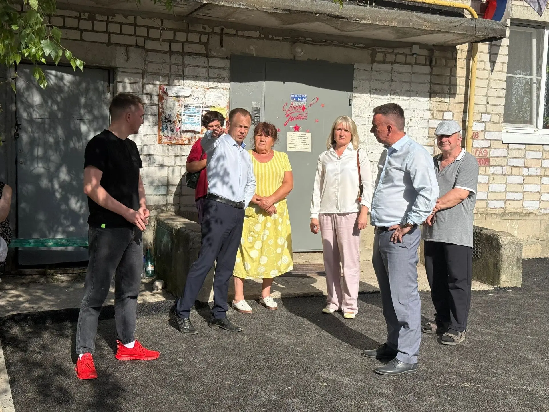 🏗️ В Покрове продолжается благоустройство дворовой территории на улице Герасимова, 30

В рамках губ
