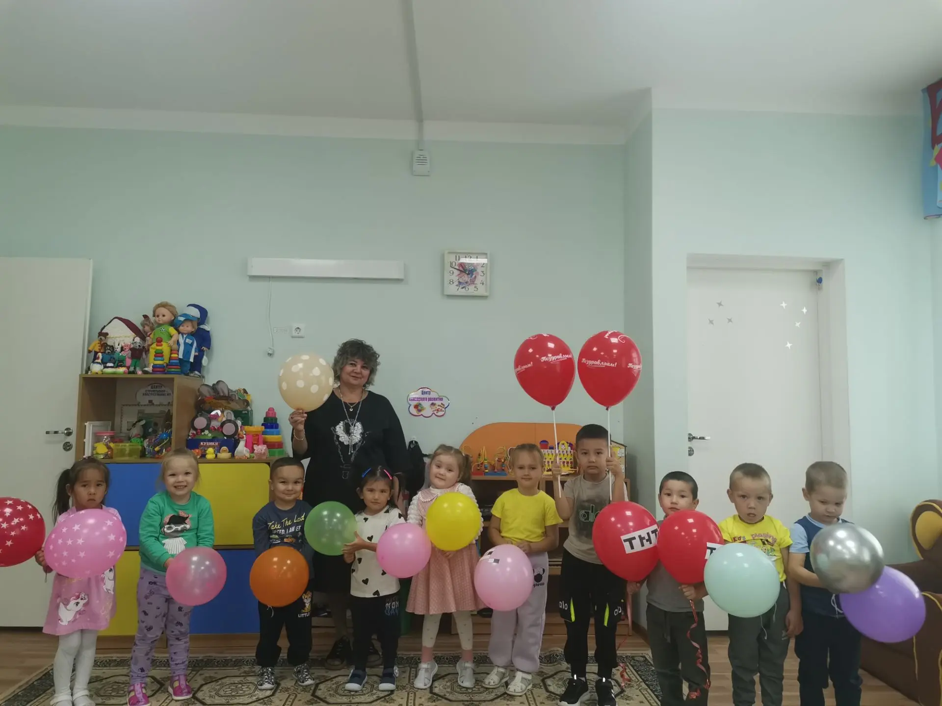 1 сентября  в средней группе "Буратино " прошел праздник, посвященный дню Знаний. 💥