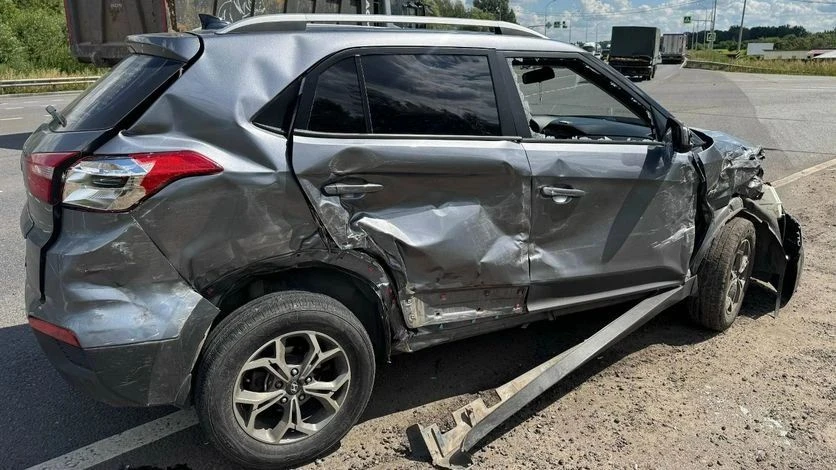 🚑 Три человека пострадали в аварии со "скорой" на "Тамбовке"

Водитель УАЗа допустил столкновение с