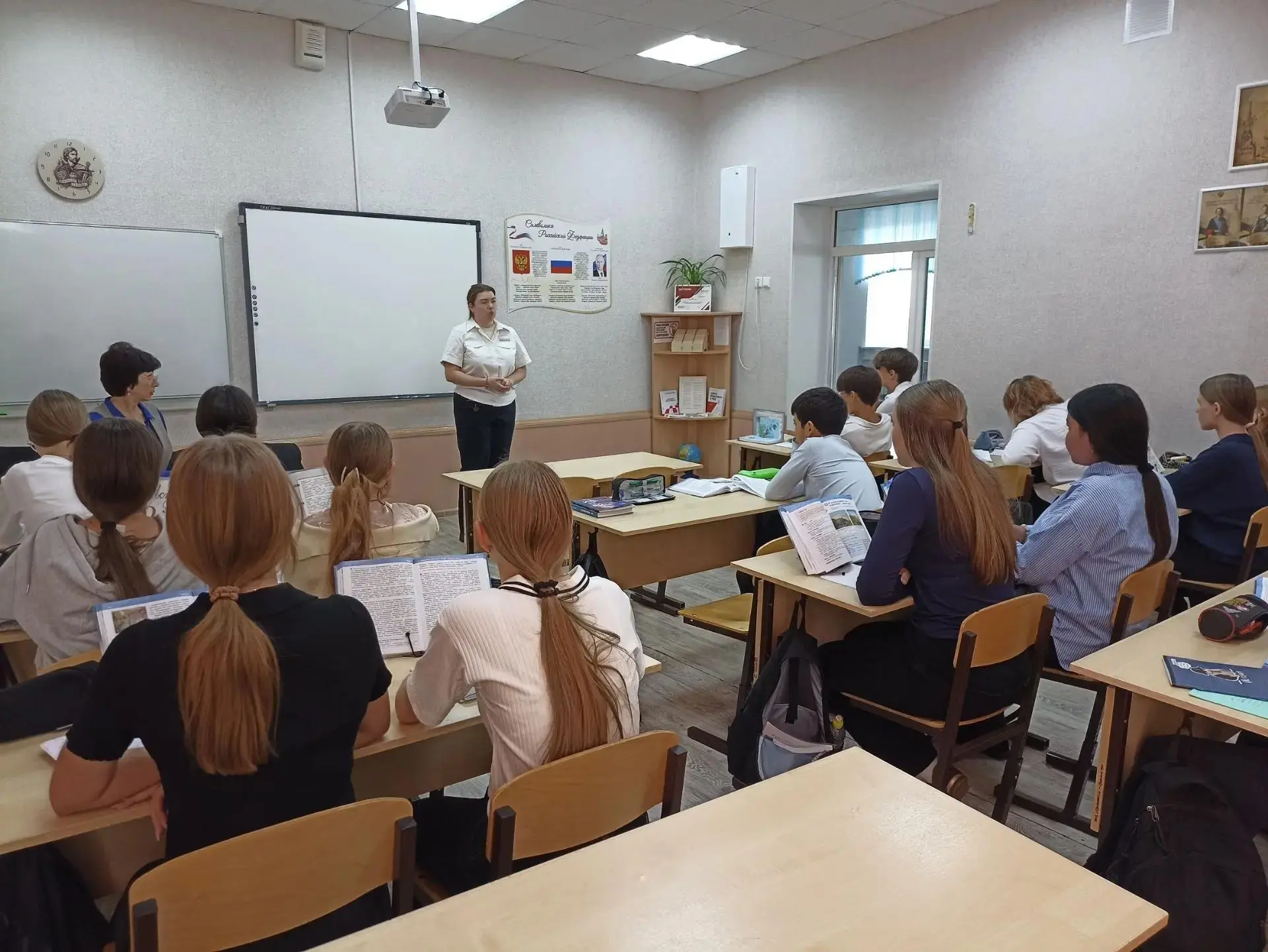 В железнодорожном лицее прошла профилактическая встреча с дежурной по станции Красный Кут