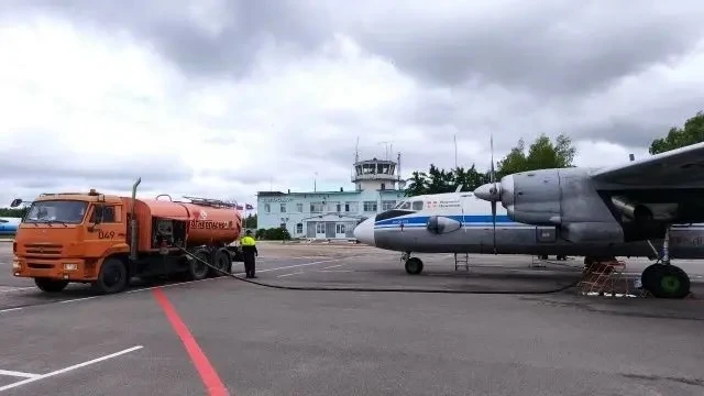 В КОСТРОМСКОМ АВИАПРЕДПРИЯТИИ РАССКАЗАЛИ О СИТУАЦИИ С ТОПЛИВОМ

На фоне слухов о проблемах с топливо