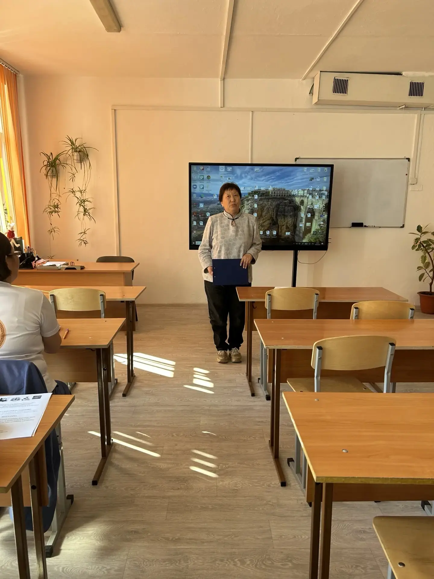 Сегодня дан старт профессиональной стажировке учителей бурятского языка и литературы и учителей нача